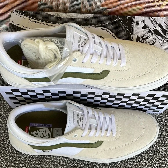 Vans WMNS Gilbert Crockett
True White/Green
VN0A5JIF133
sneakers - Picture 4 of 16